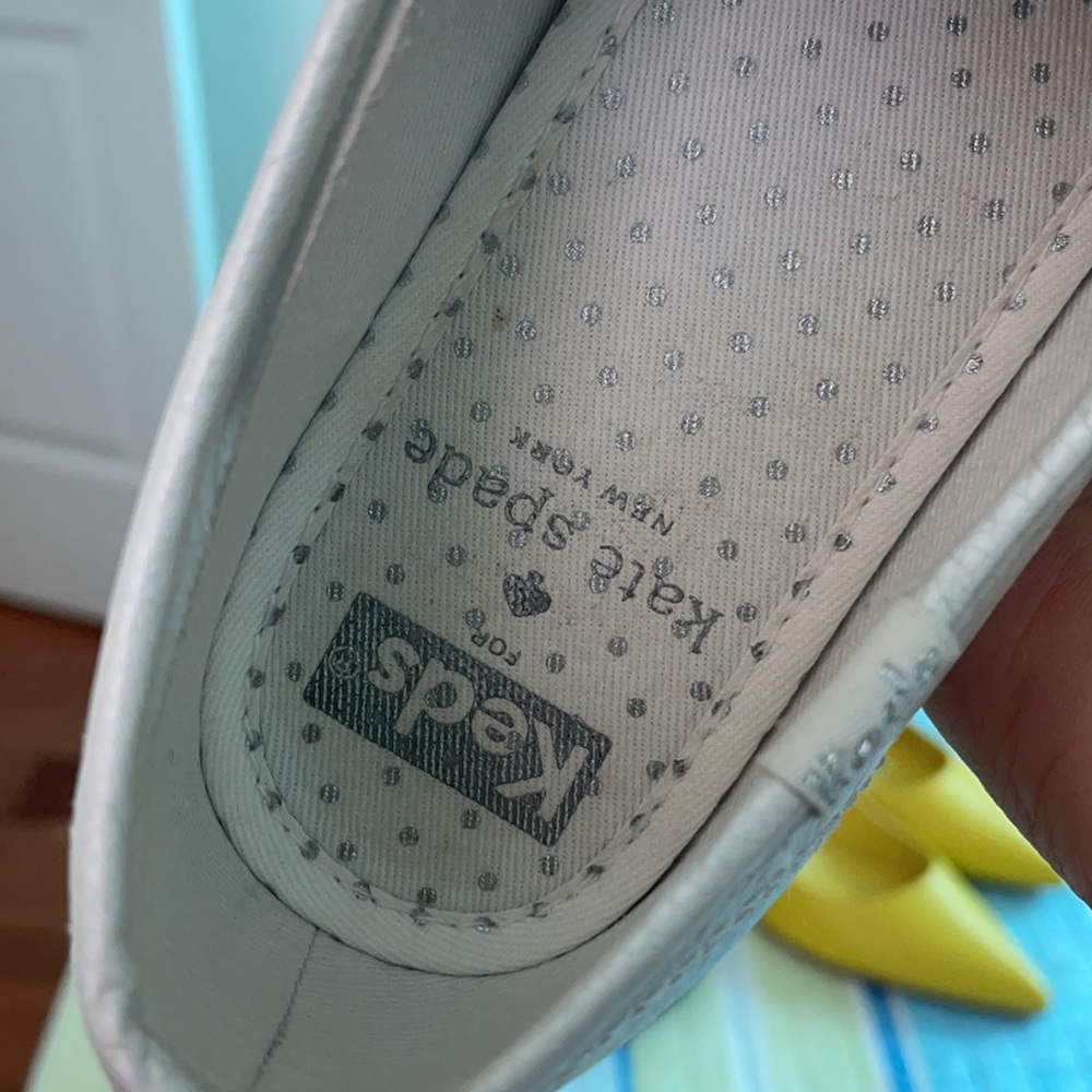 Shoes - Picture 3 of 4